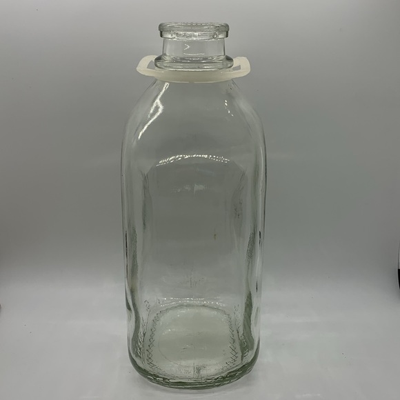 Vintage One Half Gallon glass milk bottle! - Picture 2 of 6
